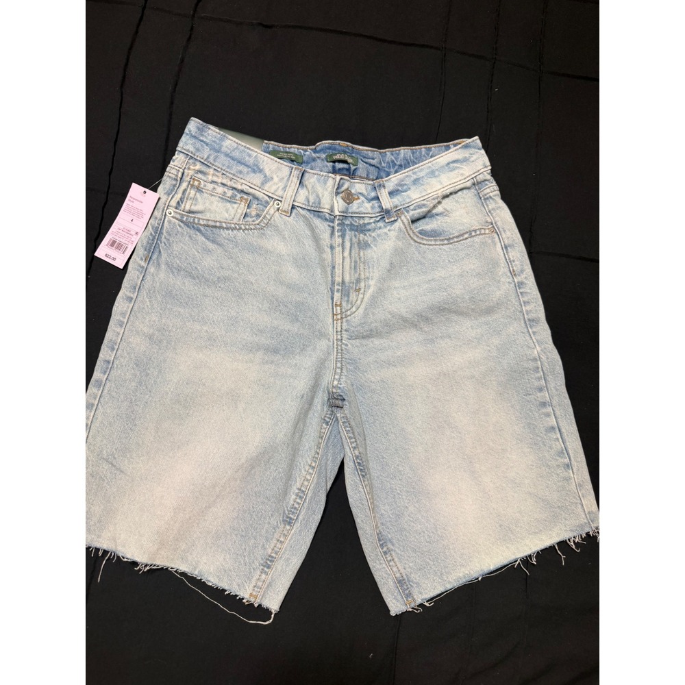 Wild Fable Womens Mid-Rise 10 Inseam EasyRigid Denim Bermuda Shorts Light Wash 4